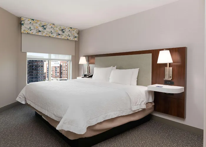 Hampton Inn & Suites Arlington Crystal City Dca